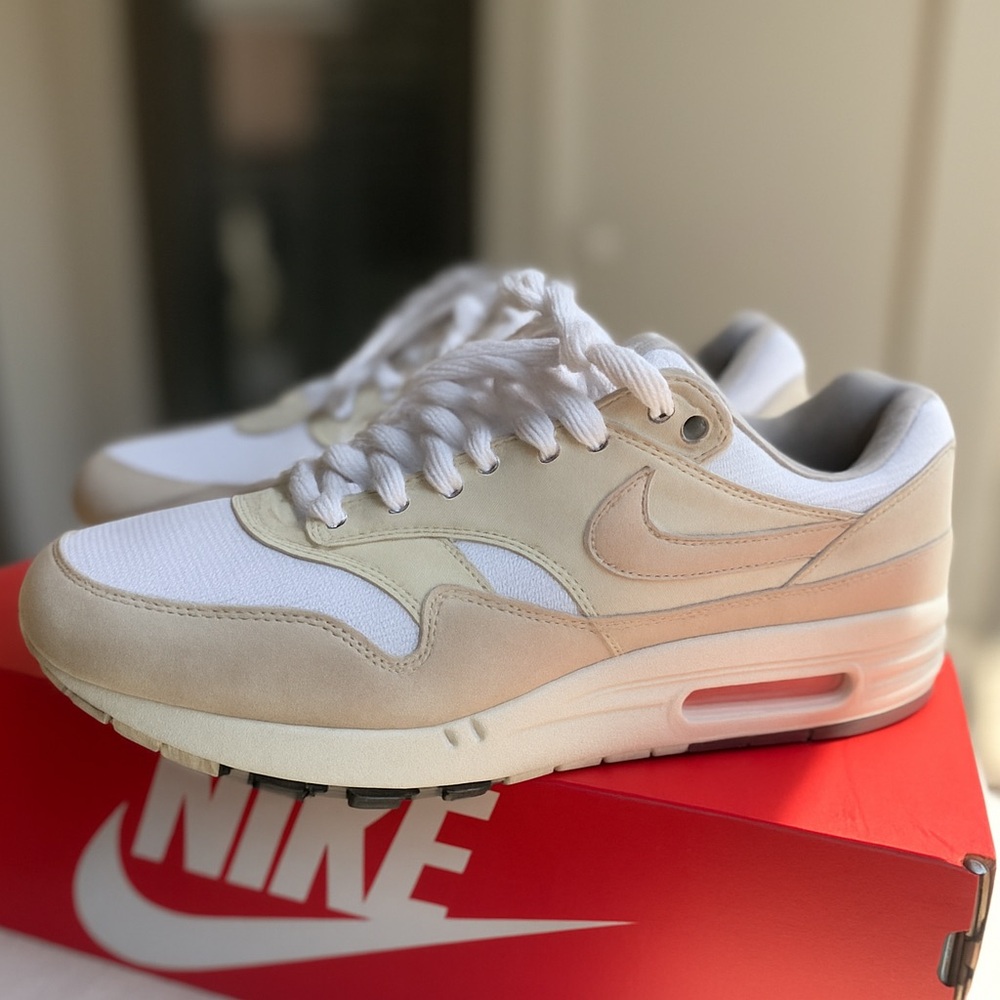 SOLD Nike Women's Sneakers in White and Cream